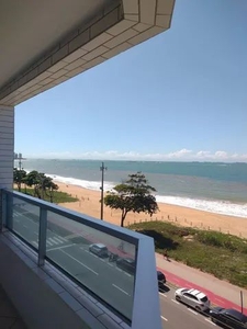 Apartamento de 2 quartos mobiliado de frente para o mar!