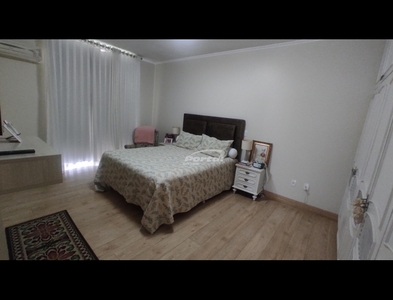 Apartamento no Bairro Centro em Blumenau com 3 Dormitórios (1 suíte) e 230 m²