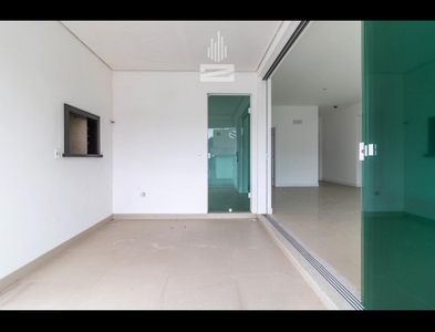 Casa no Bairro Progresso em Blumenau com 4 Dormitórios (1 suíte) e 197 m²