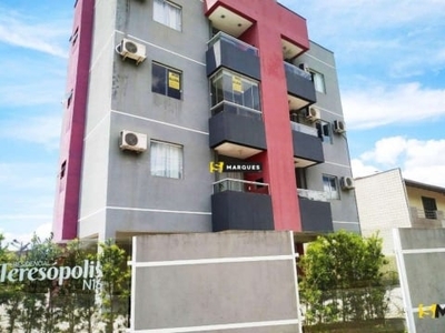 Apartamento semi mobiliado, 2 quartos, sacada e garagem coberta no bairro guanabara