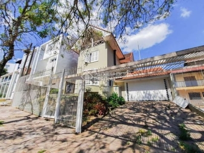Casa com 3 quartos à venda na rua doutor egon renner, 110, ipanema, porto alegre, 197 m2 por r$ 900.000