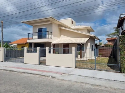 CASA COM 3 QUARTOS NO BAIRRO CAMPECHE EM FLORIANÓPOLIS