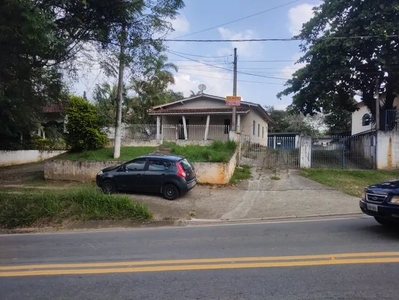 Casa localizada Zona Norte, na estrada Monteiro lobato SP50 - São José dos Campos - SP