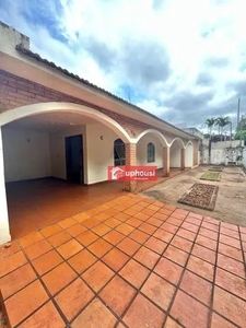 Casa para alugar em Jardim Ouro Verde de 204.00m² com 3 Quartos, 1 Suite e 1 Garagem