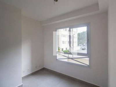 Apartamento com 2 Quartos para alugar, 60m² - Vila Iracema