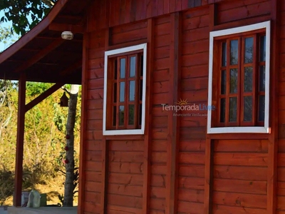 Casa cabana madeira aconchegante -