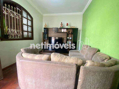 Casa com 3 quartos à venda no bairro Belmonte, 235m²