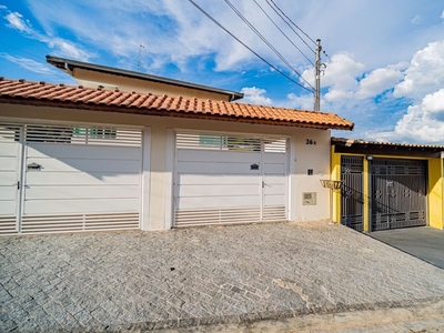 Casa em Jardim do Engenho, Cotia/SP de 164m² 3 quartos à venda por R$ 649.000,00