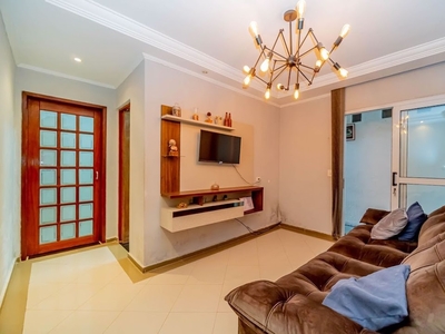 Casa em Jardim Rosemary, Cotia/SP de 180m² 2 quartos à venda por R$ 334.000,00