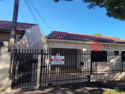 Casa em Parque das Laranjeiras, Maringá/PR de 80m² 3 quartos para locação R$ 1.350,00/mes