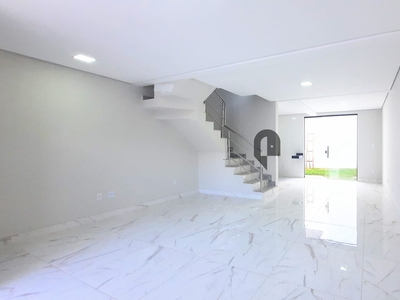 Casa em Santa Rosa, Belo Horizonte/MG de 103m² 3 quartos à venda por R$ 788.000,00