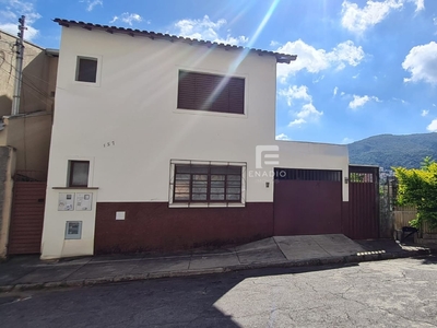 Casa em São Benedito, Poços de Caldas/MG de 157m² 2 quartos à venda por R$ 624.000,00