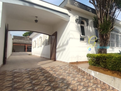 Casa em Vila das Oliveiras, Taboão da Serra/SP de 298m² 3 quartos à venda por R$ 1.099.000,00