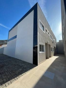 Sobrado com 2 Quartos à venda, 10m² - Centro