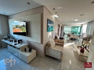 Apartamento à venda em São José com 305 m², 4 quartos, 4 suítes, 4 vagas