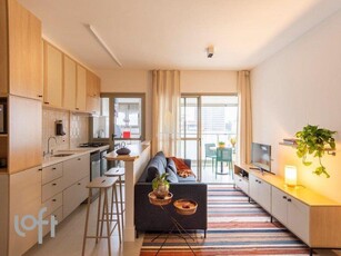 Apartamento à venda em Vila Madalena com 70 m², 2 quartos, 1 suíte, 1 vaga