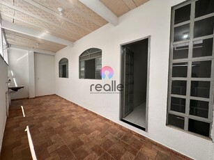 Casa em Glória, Belo Horizonte/MG de 80m² 2 quartos para locação R$ 1.350,00/mes