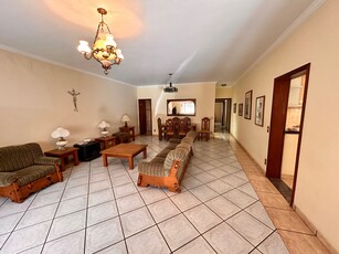 Casa em Jardim Europa, Bragança Paulista/SP de 190m² 3 quartos à venda por R$ 1.000,00 ou para locação R$ 4.200,00/mes