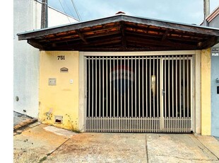 Casa em Jardim Itamarati, Botucatu/SP de 80m² 2 quartos à venda por R$ 228.000,00