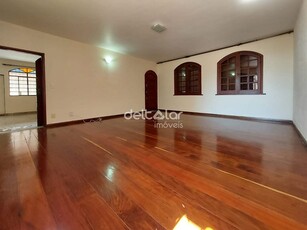 Casa em Planalto, Belo Horizonte/MG de 215m² 3 quartos à venda por R$ 1.099.000,00