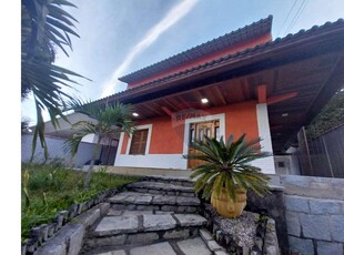 Casa em Taumaturgo, Teresópolis/RJ de 340m² 3 quartos à venda por R$ 1.299.000,00