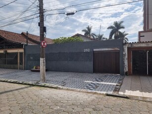 Casa em Vila Guilhermina, Praia Grande/SP de 0m² 3 quartos para locação R$ 6.500,00/mes