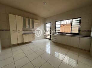 Casa em Vila Silvéria, Araxá/MG de 140m² 3 quartos à venda por R$ 549.000,00