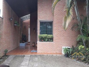 Casa em Vila Vianelo, Jundiaí/SP de 241m² 3 quartos à venda por R$ 989.000,00