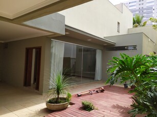 Sobrado em Jardim Santana, Franca/SP de 173m² 3 quartos à venda por R$ 889.000,00