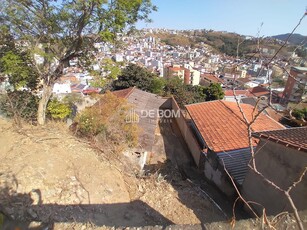 Terreno em Jardim Quisisana, Poços de Caldas/MG de 620m² à venda por R$ 369.000,00