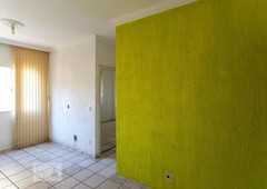 APARTAMENTO no 2º andar com 2 dormitórios e 1 garagem