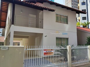 Casa a 300 metros da praia p/ 12 pessoas Itapema SC