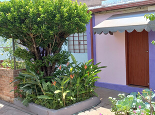 Casa Colorida 1 indivíduo na Vila