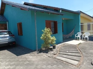 Linda casa 2d sendo uma suíte em capão novo