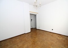 Apartamento à venda em Centro com 80 m², 2 quartos