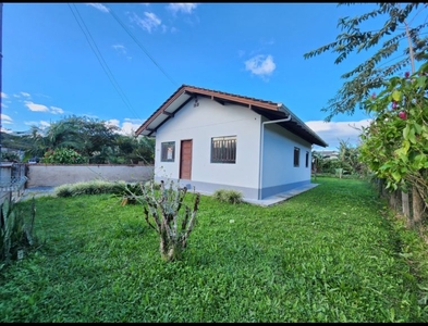 Casa no Bairro Velha Central em Blumenau com 2 Dormitórios