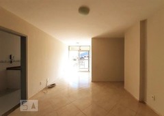 APARTAMENTO no 6º andar com 2 dormitórios e 1 garagem