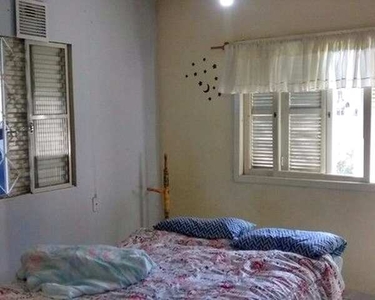 Casa no início da Restinga, em Porto Alegre, com 03 dormitórios e vaga coberta para 02 car