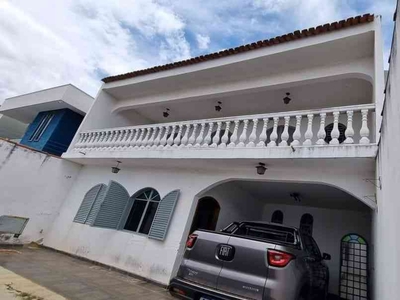 Casa com 5 quartos à venda no bairro Guará II, 360m²