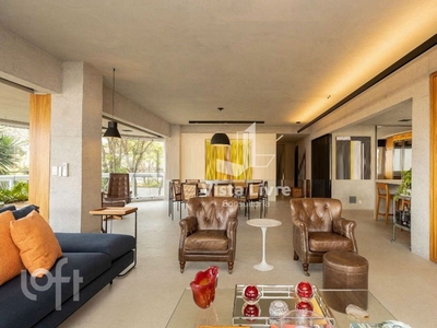 Apartamento à venda em Perdizes com 234 m², 4 quartos, 3 suítes, 4 vagas