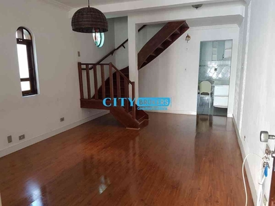 Casa com 3 quartos à venda no bairro Santana, 160m²