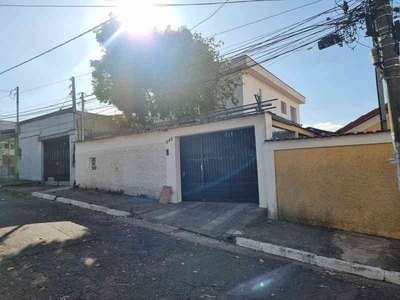 Casa com 3 quartos à venda no bairro Vila Marte, 252m²