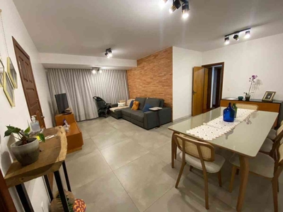 Apartamento com 4 quartos para alugar no bairro Buritis, 140m²