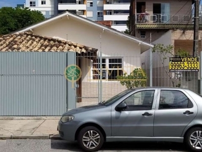 Casa com 3 quartos à venda na rua eugênio portela, 48, barreiros, são josé por r$ 750.000