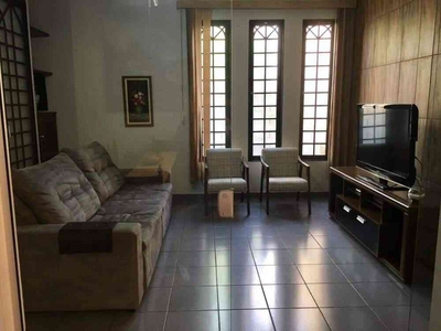 Casa com 4 quartos à venda no bairro Jardim Irajá, 190m²
