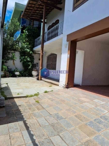 Casa com 5 quartos para alugar no bairro Luxemburgo, 318m²