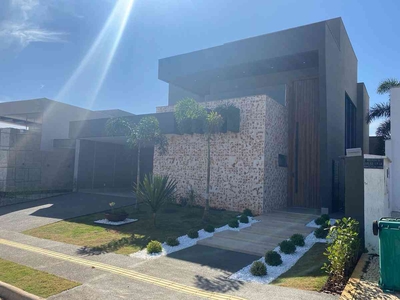 Casa em Condomínio com 4 quartos à venda no bairro Portal do Sol Green, 223m²