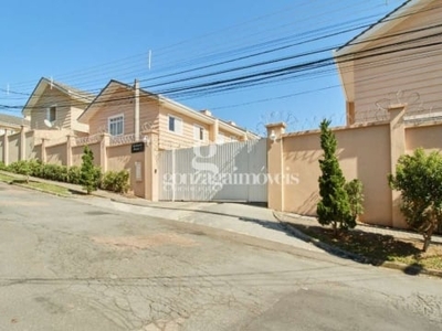 Casa em condomínio fechado com 3 quartos para alugar na rua antônio gruba, 201, vista alegre, curitiba, 124 m2 por r$ 3.300