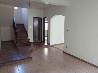 Casa com 5 quartos à venda no bairro Jardim dos Comerciários (venda Nova), 549m²