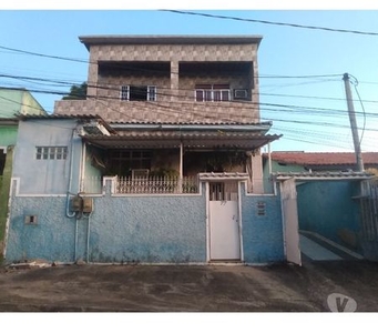 Casa De Excelente Padrão Em Rua Fechada.